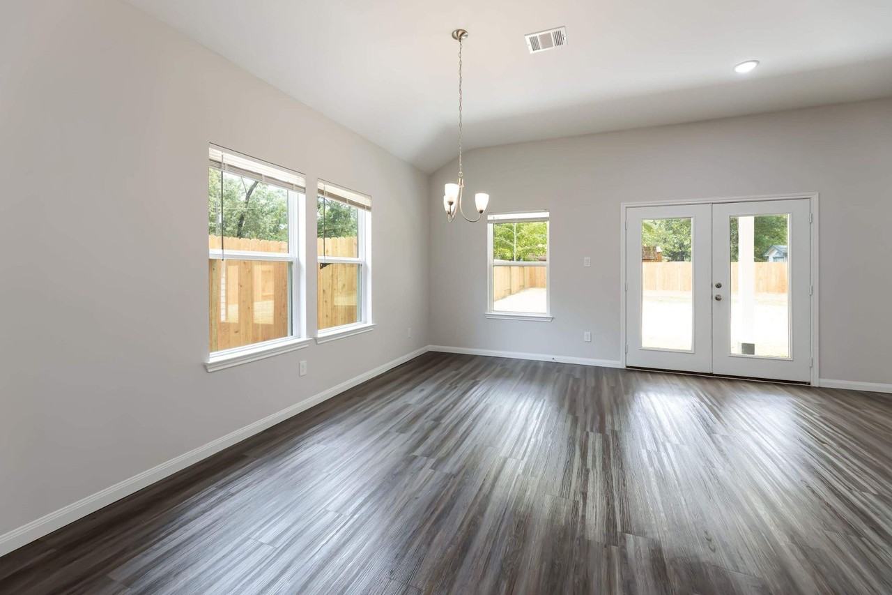 2029 County Road 3550 - Photo 6 of 17