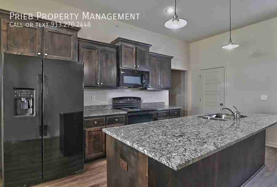 FINDLEY & #11 - Photo 4 of 32