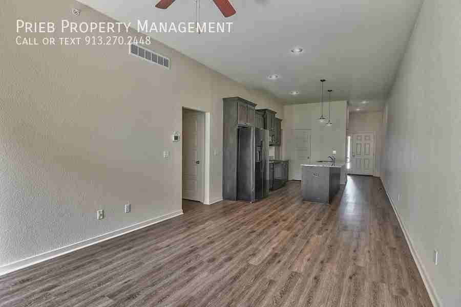 FINDLEY & #11 - Photo 7 of 32