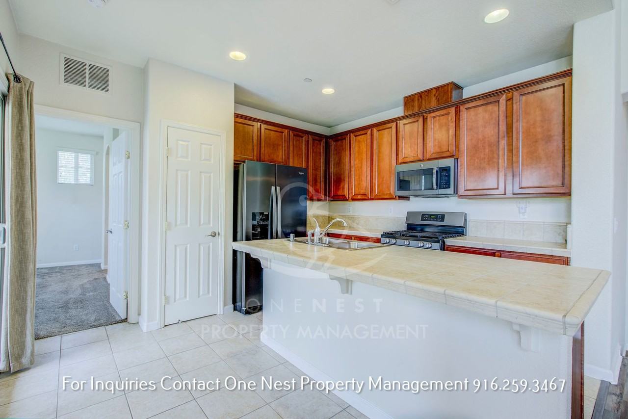 3040 Sierra View Cir - Photo 7 of 17