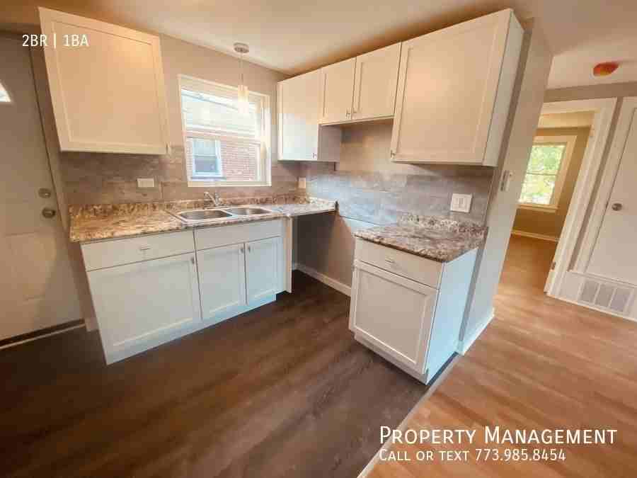 8153 S Colfax Ave Apt 8155-2 #8155-2 - Photo 5 of 14