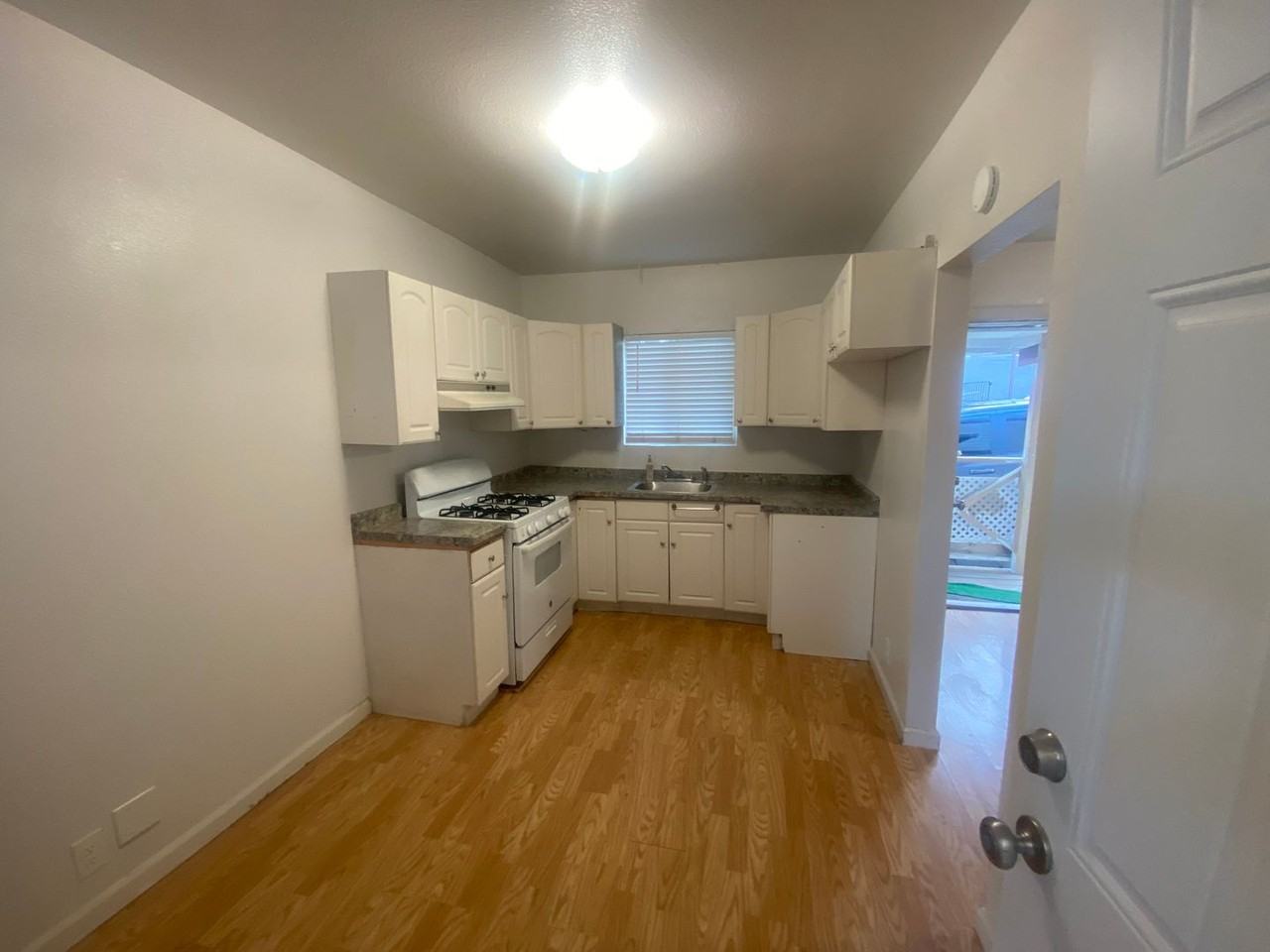 919 Kentucky St - Photo 4 of 16