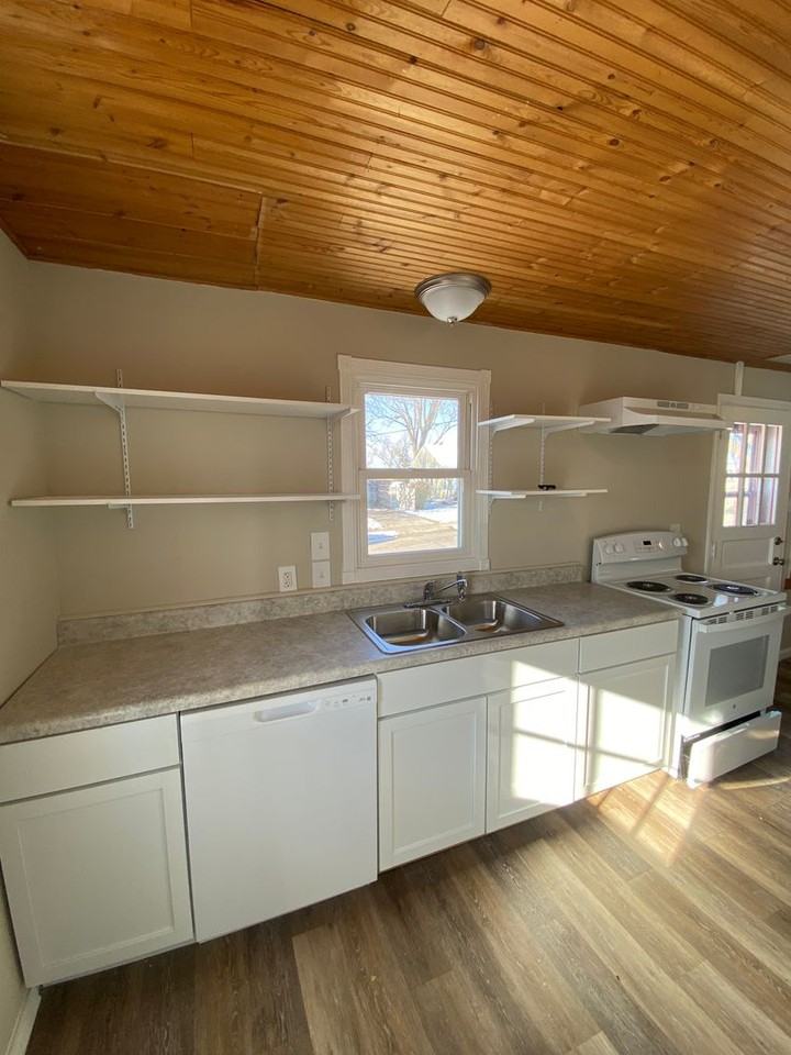 530 W 9th St N - Photo 4 of 10