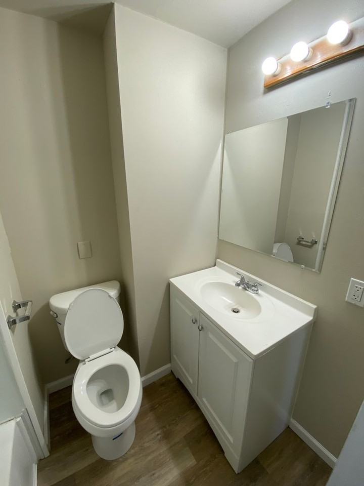 530 W 9th St N - Photo 7 of 10