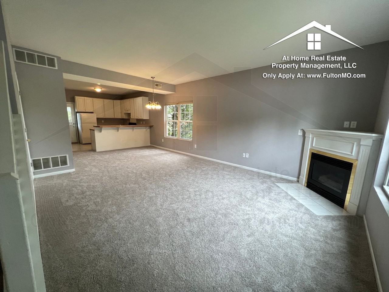 1012 Boulder Ct - Photo 2 of 31