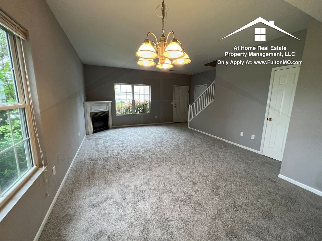 1012 Boulder Ct - Photo 4 of 31