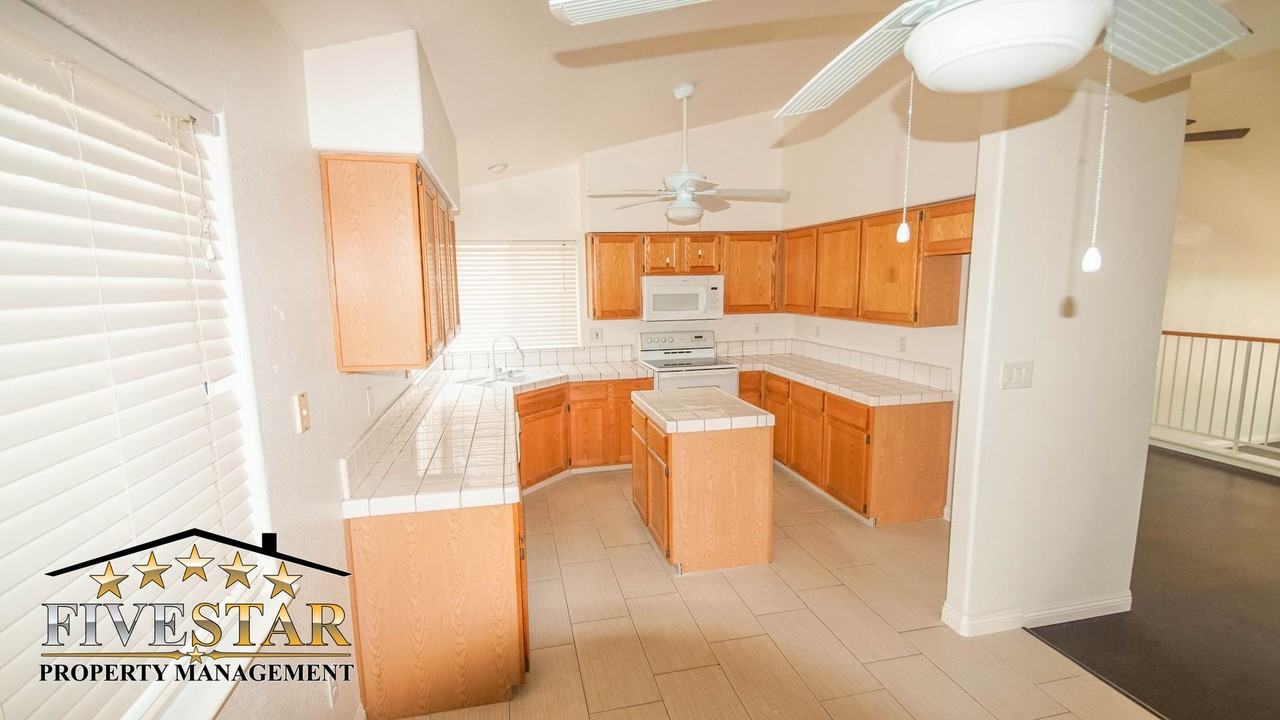 4968 Shorebird Dr - Photo 5 of 48