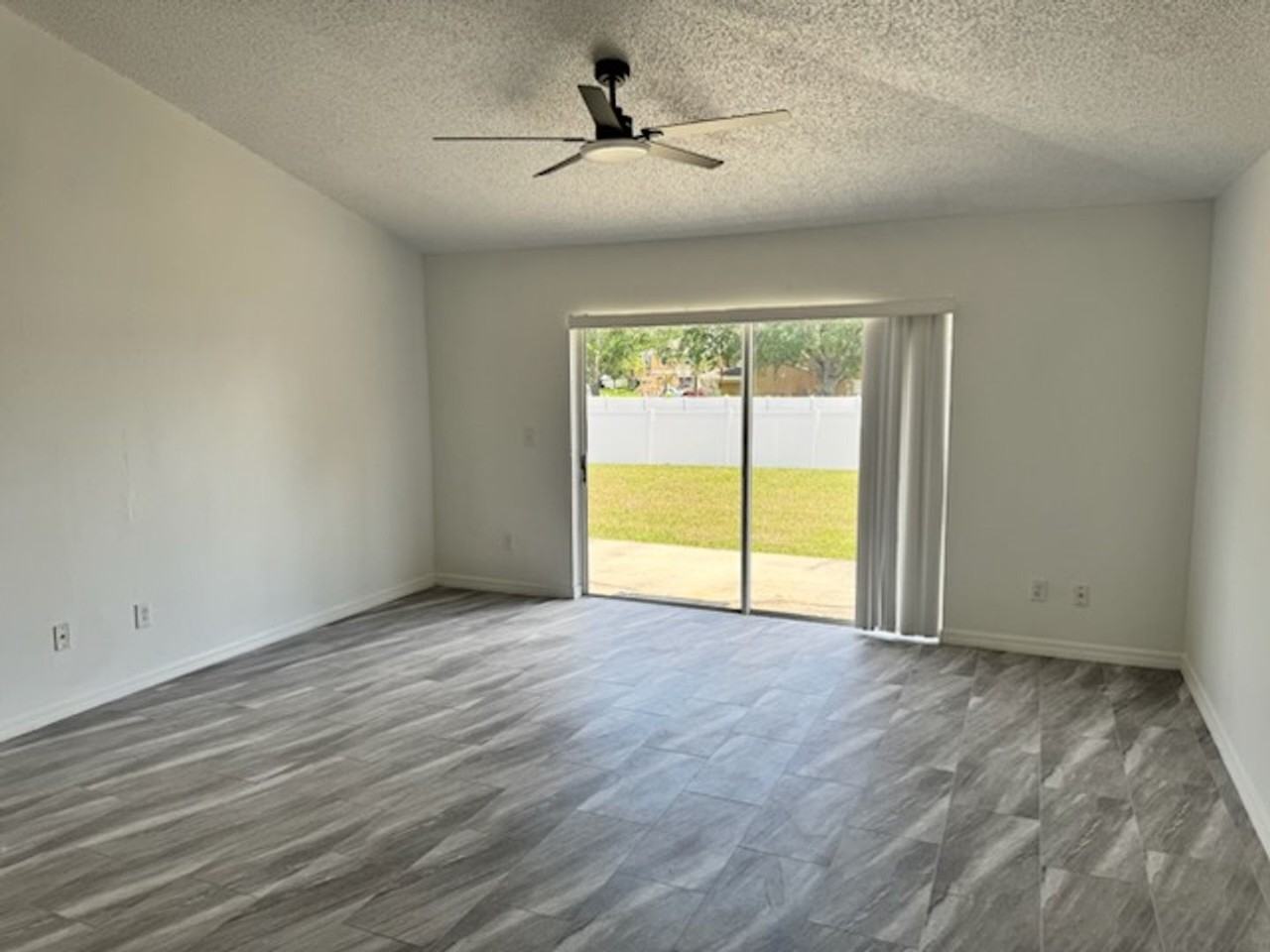 805 Brayton Ln - Photo 4 of 21