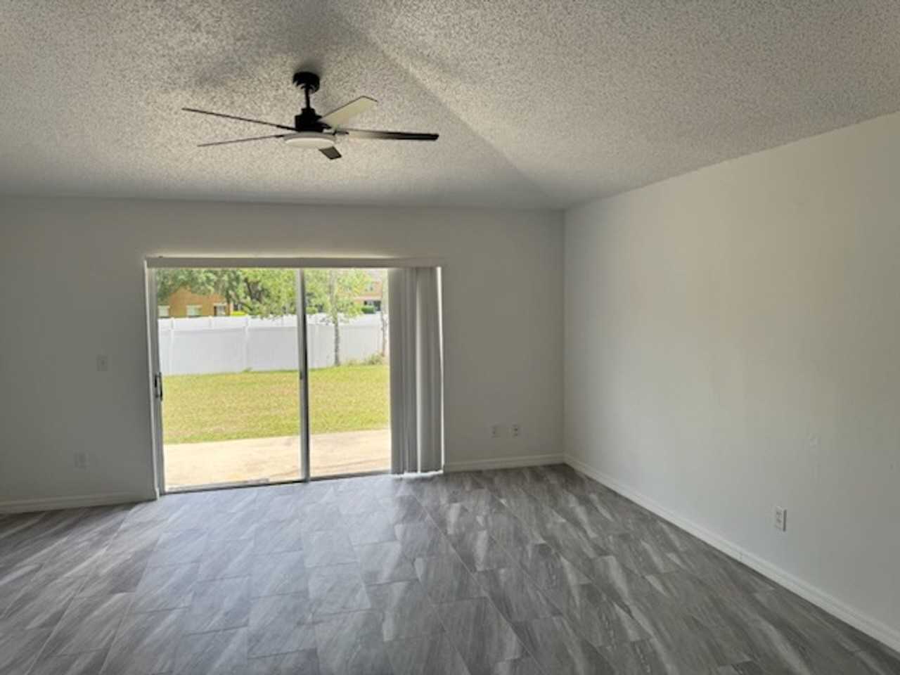 805 Brayton Ln - Photo 5 of 21