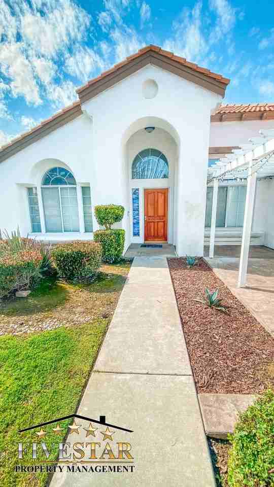 8501 Tamworth St - Photo 2 of 23