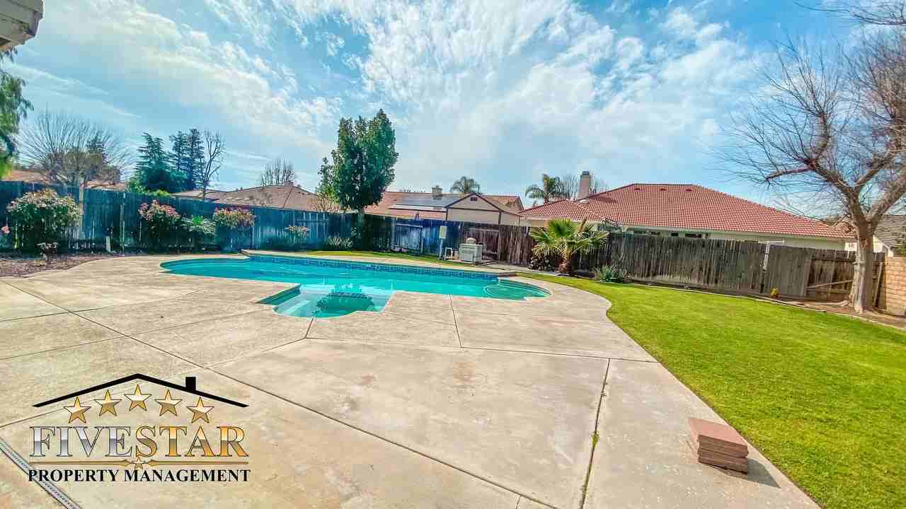 8501 Tamworth St - Photo 4 of 23