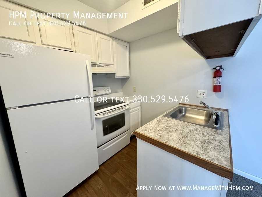 4225 Middlebranch Ave Ne #4 - Photo 3 of 16