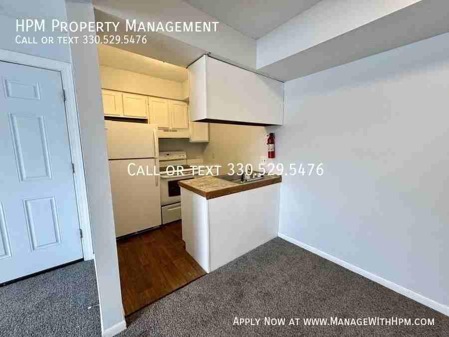 4225 Middlebranch Ave Ne #4 - Photo 4 of 16