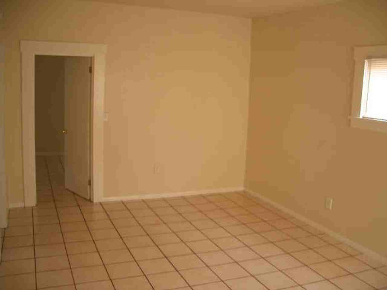 2028 Julian Ave - Photo 7 of 18