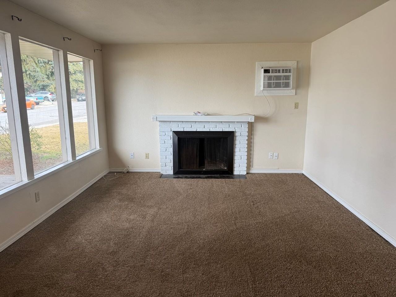 224 6th St Ne - Photo 3 of 10