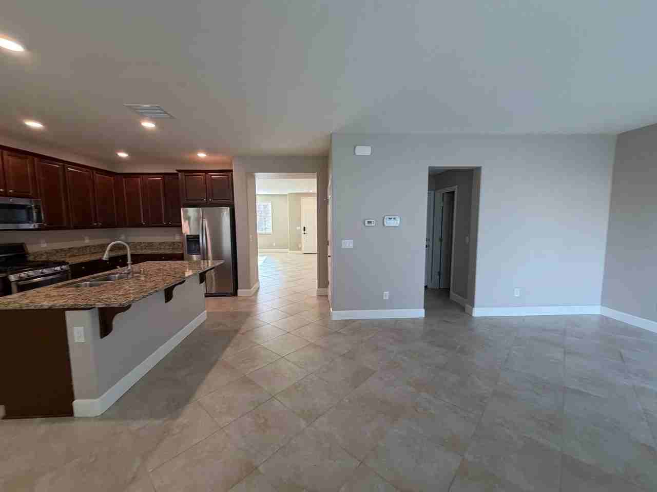 1450 Samantha Crest Trl - Photo 3 of 27