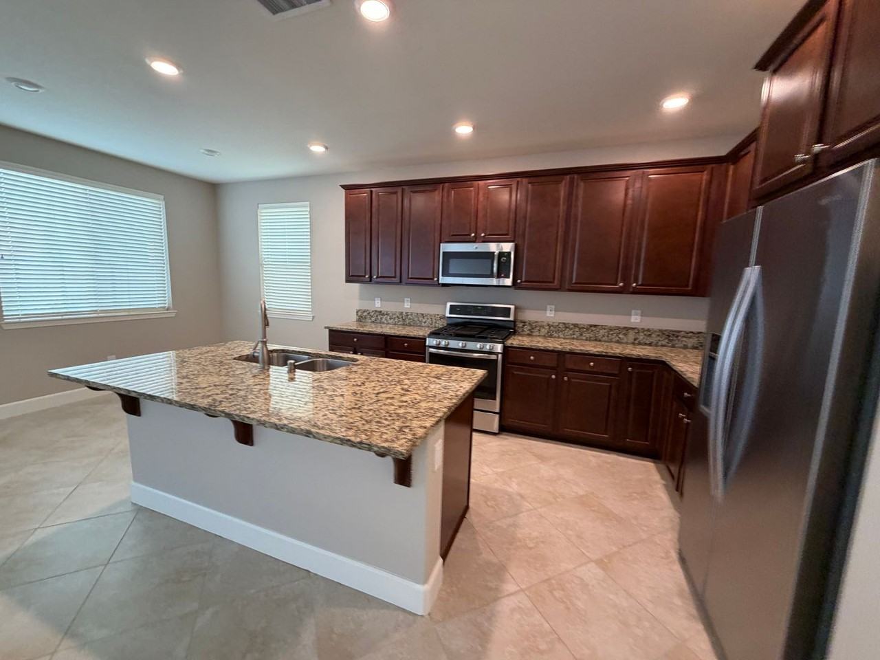 1450 Samantha Crest Trl - Photo 4 of 27