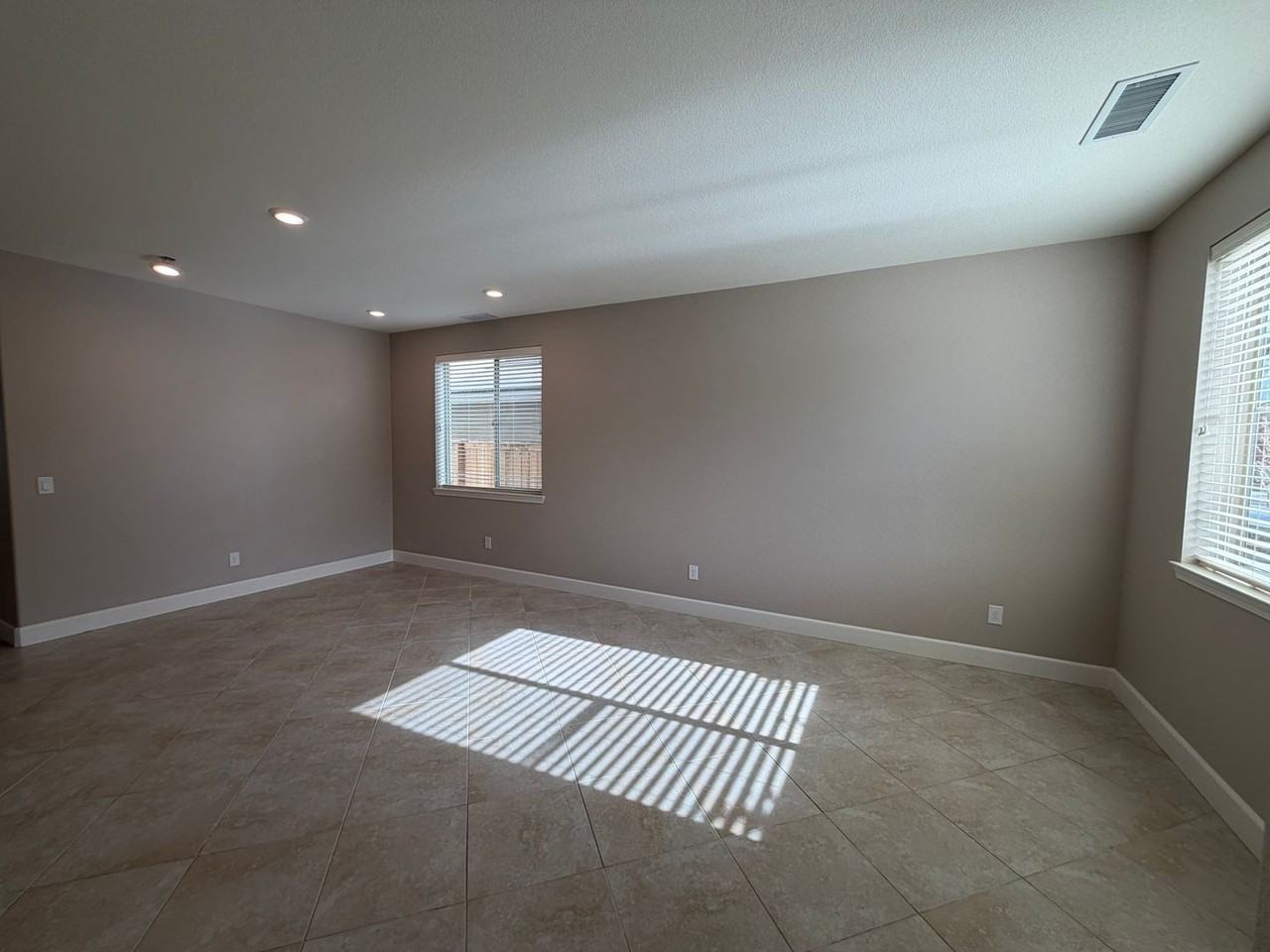 1450 Samantha Crest Trl - Photo 5 of 27