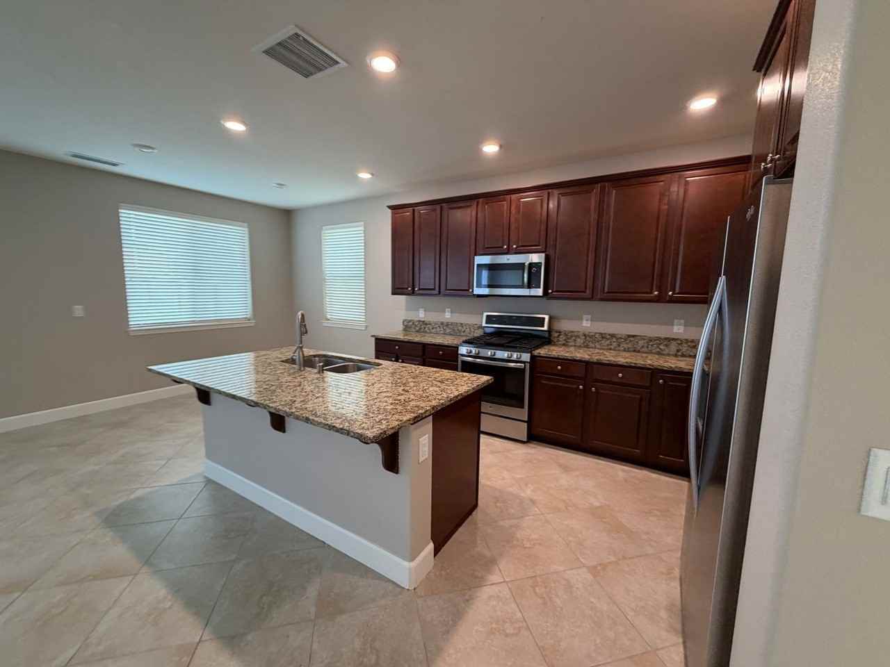 1450 Samantha Crest Trl - Photo 7 of 27