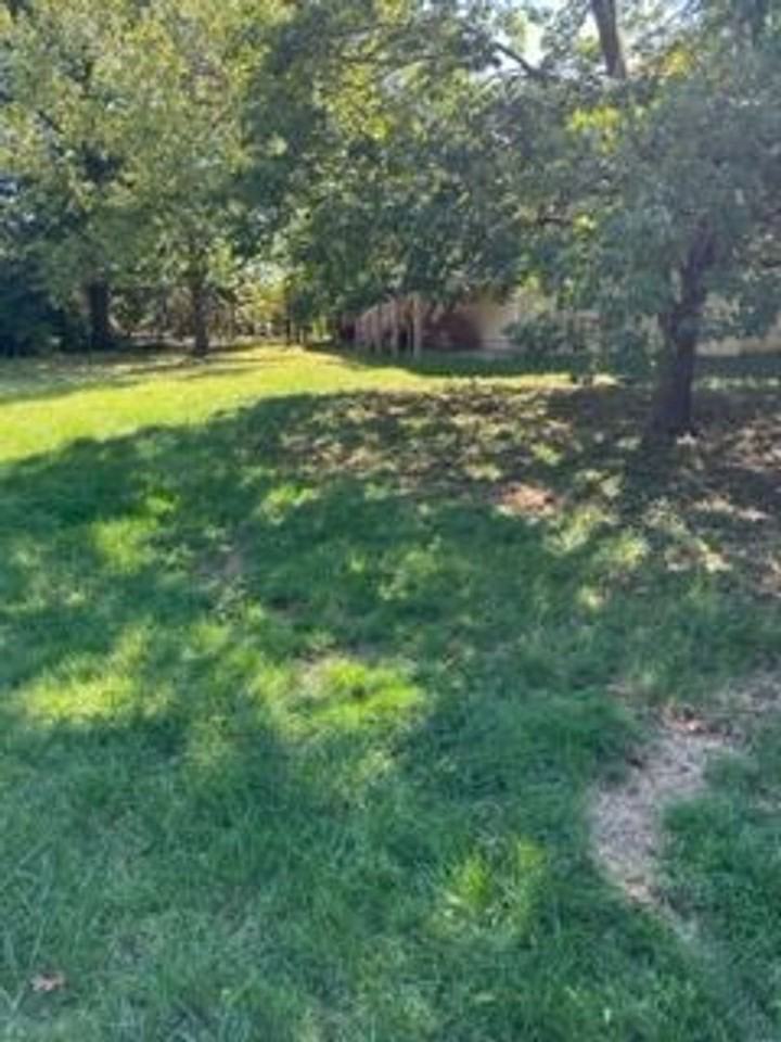 835 Ne Pollard St - Photo 5 of 19