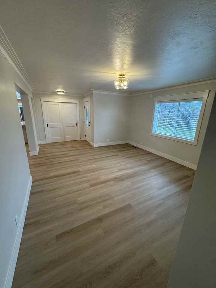 4131 E 700 N - Photo 4 of 38