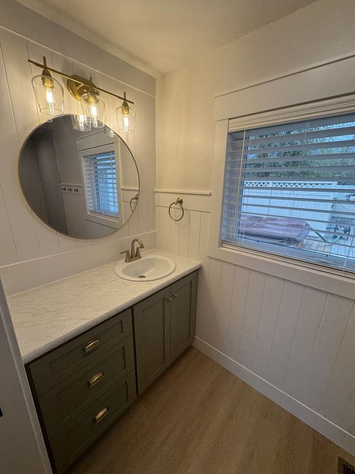 4131 E 700 N - Photo 7 of 38