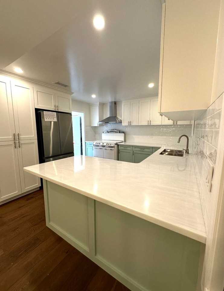 201 N Yale Ave - Photo 6 of 11