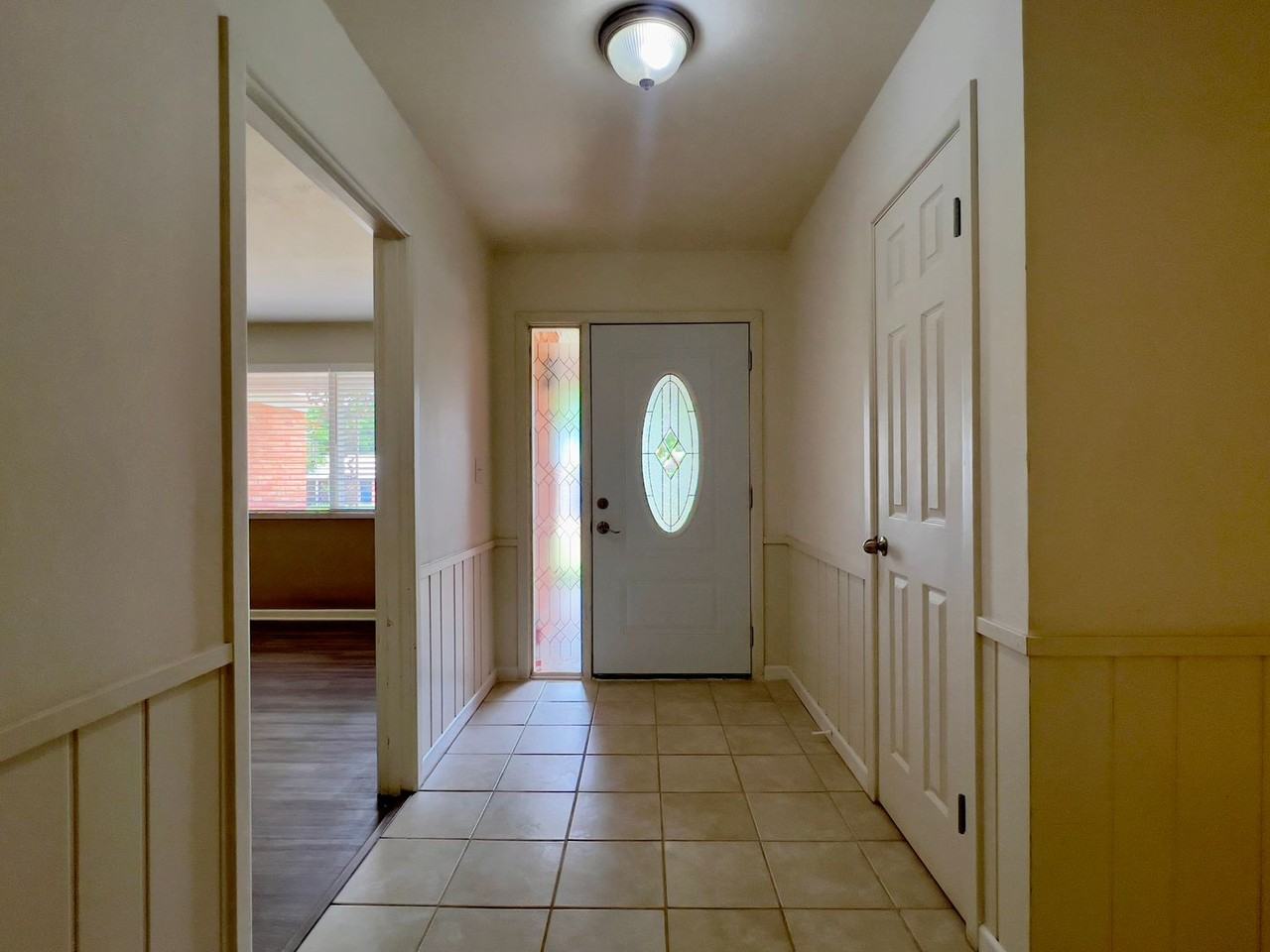 2117 65th St - Photo 3 of 32