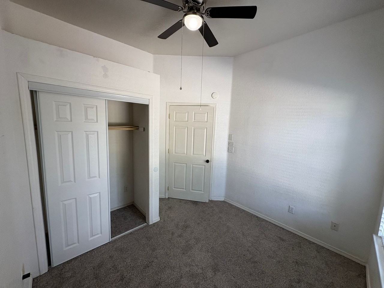 1040 N Sumter Ct - Photo 6 of 44