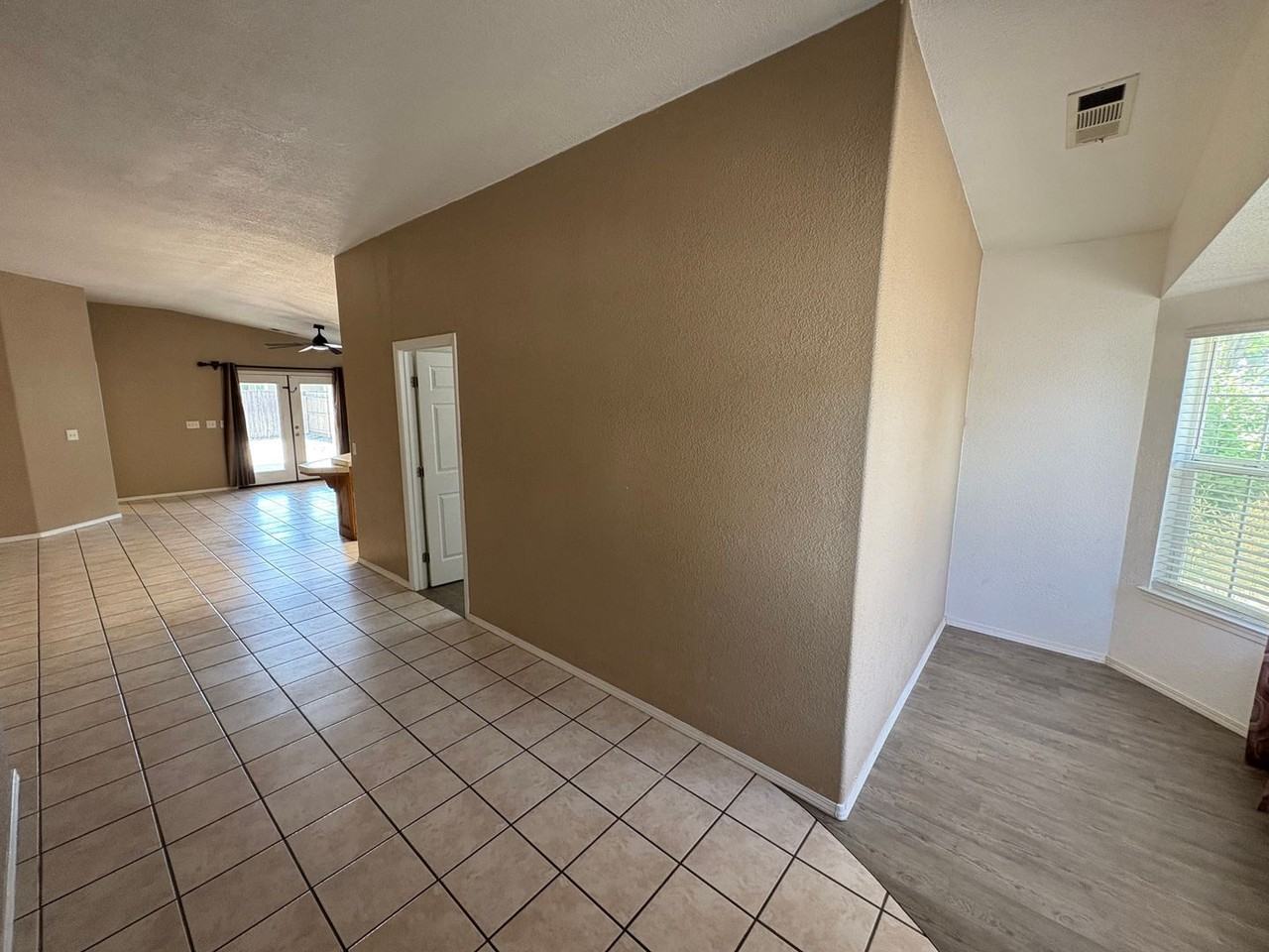 1040 N Sumter Ct - Photo 7 of 44