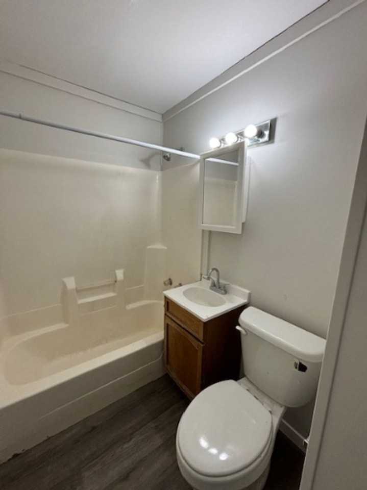 713 N Maplewood Dr - Photo 3 of 9