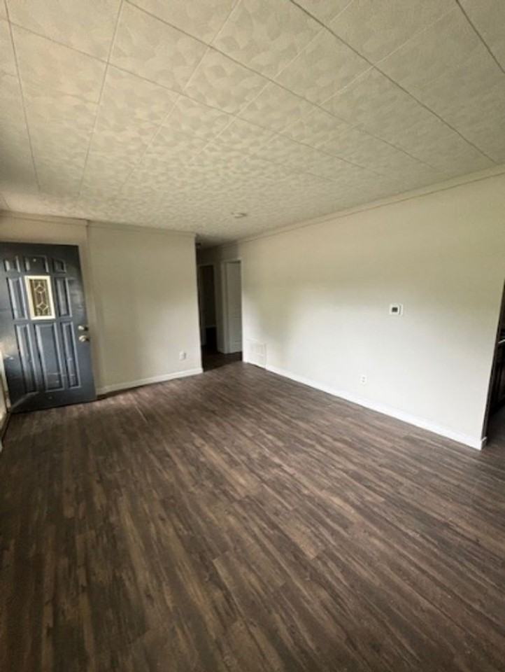 713 N Maplewood Dr - Photo 6 of 9