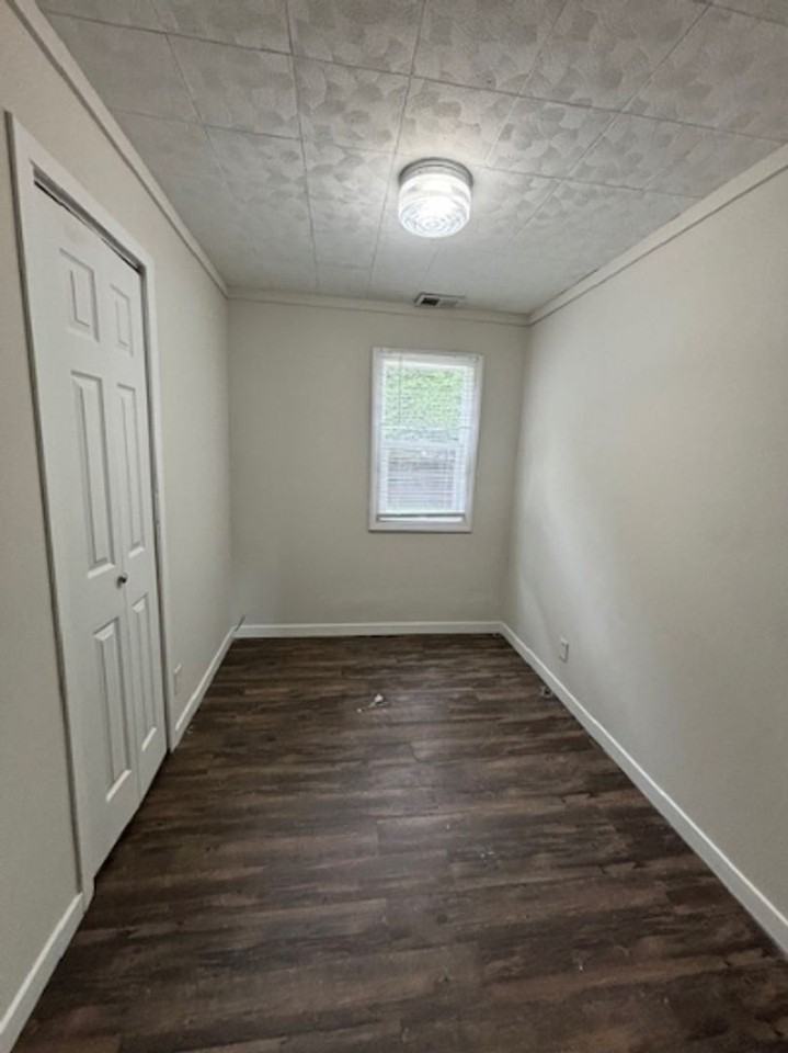 713 N Maplewood Dr - Photo 7 of 9