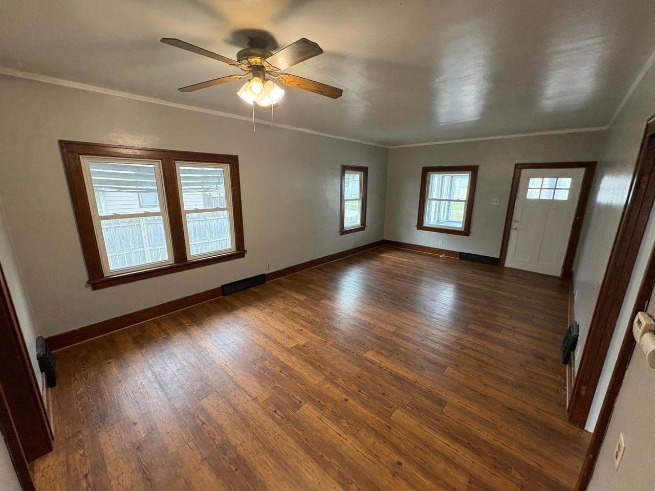 717 Kern St - Photo 3 of 14