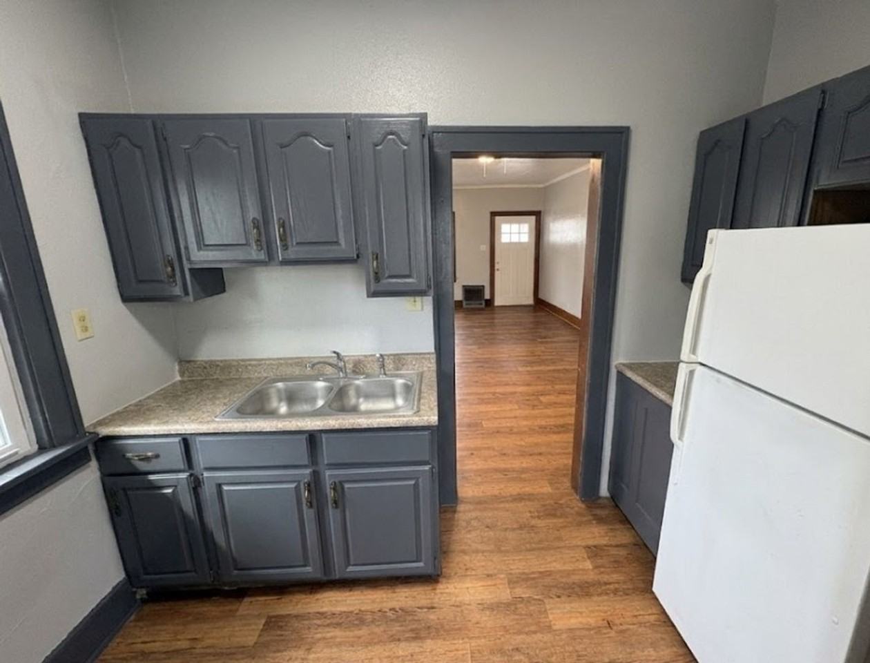 717 Kern St - Photo 5 of 14