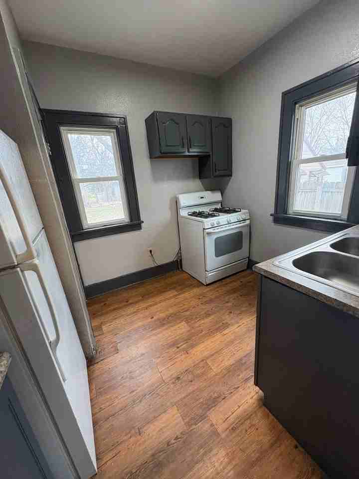 717 Kern St - Photo 6 of 14