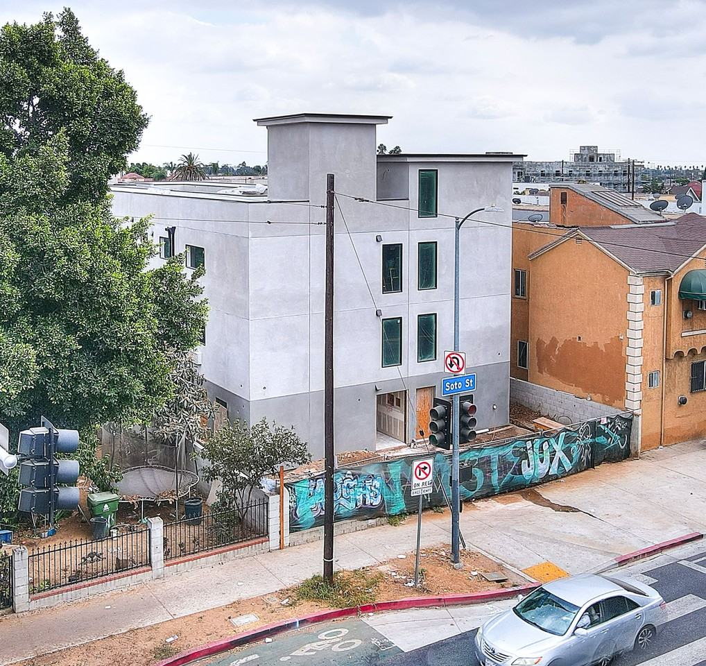 610 N Soto St - Photo 2 of 4