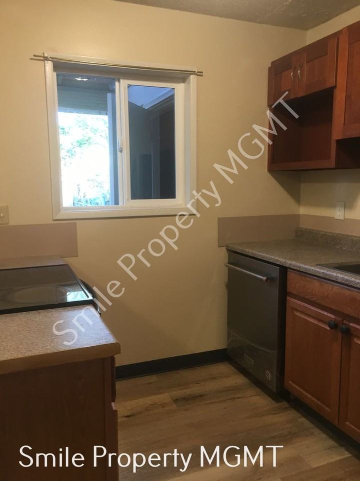 7317 Se Steele St - Photo 5 of 12