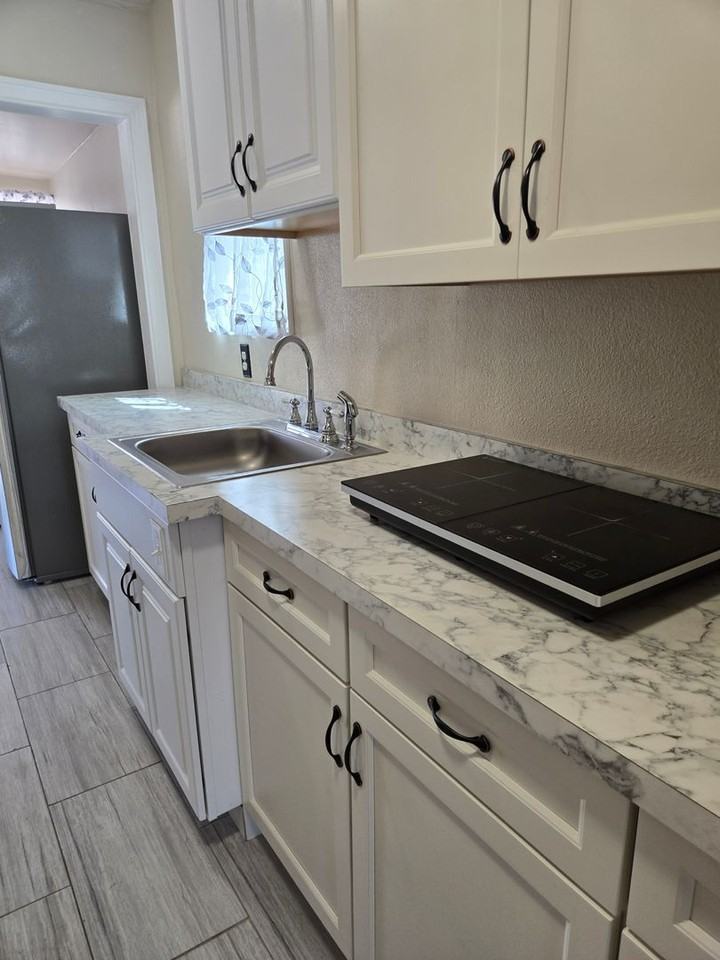 4725 Cover St - Photo 7 of 18