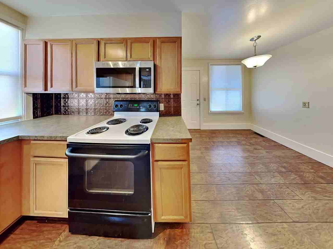 914 E Indiana Ave - Photo 3 of 28