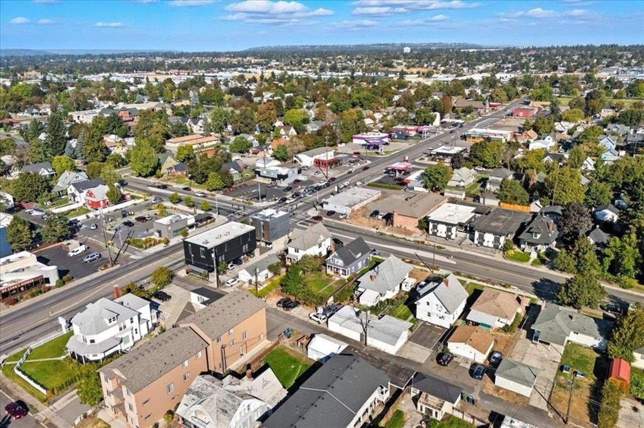 914 E Indiana Ave - Photo 5 of 28