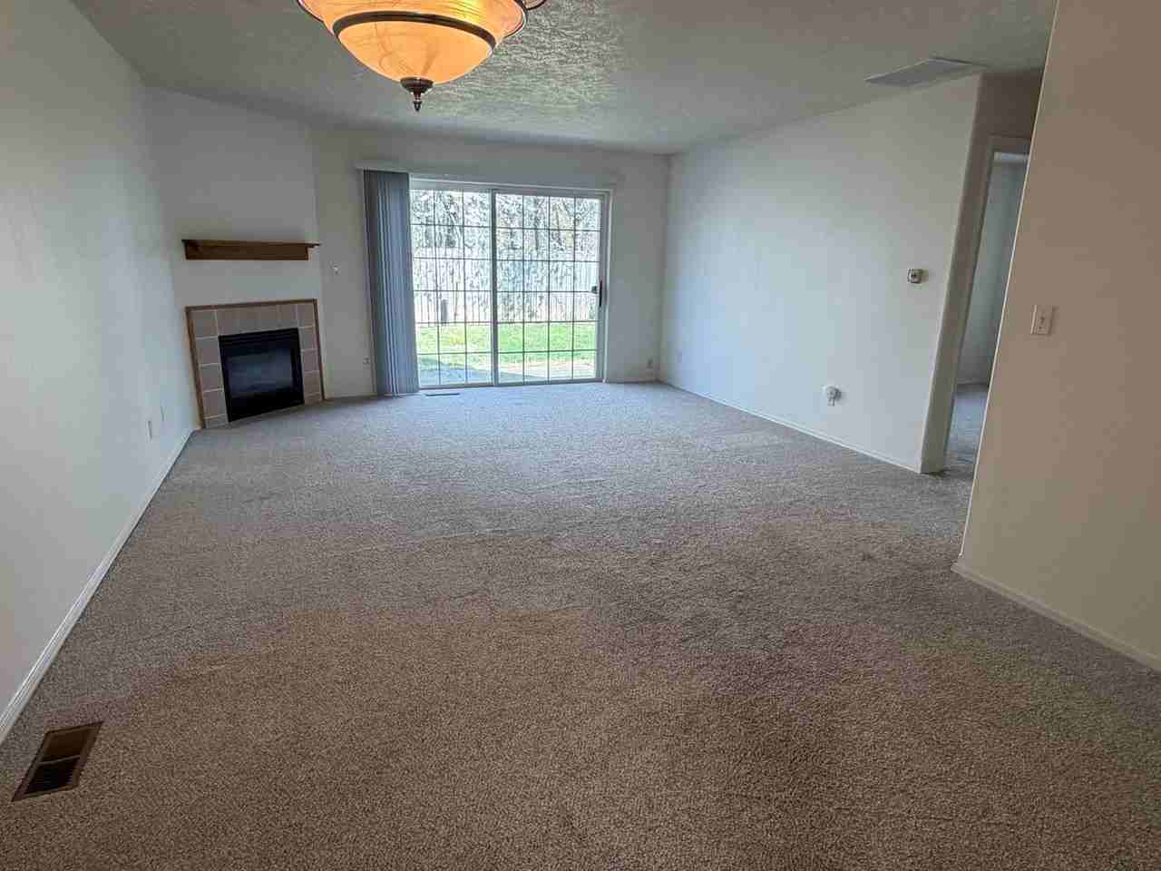 1245 Country Glen Ave Ne - Photo 2 of 9