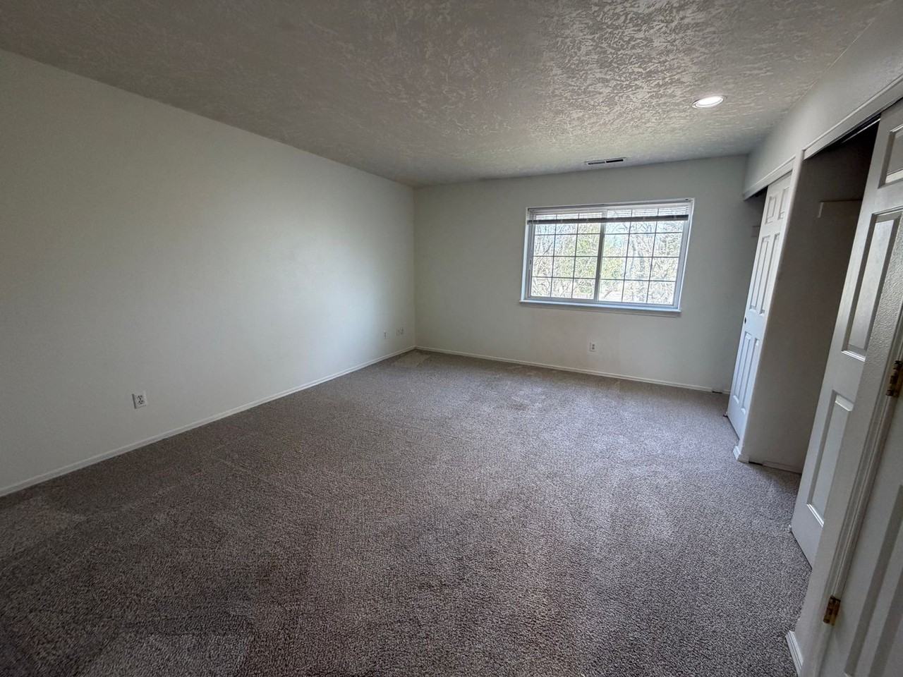 1245 Country Glen Ave Ne - Photo 7 of 9