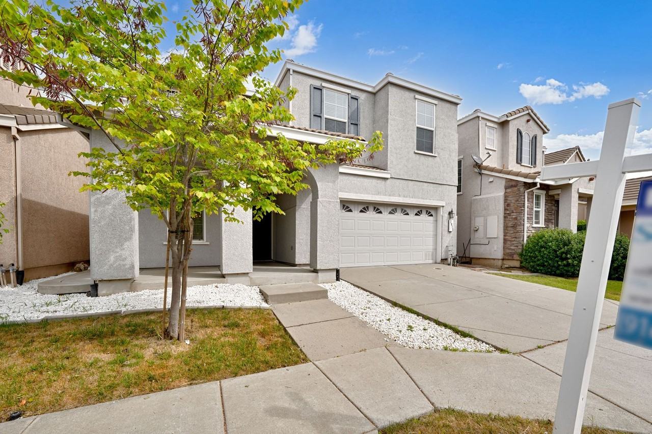 2815 Tourbrook Way - Photo 2 of 44