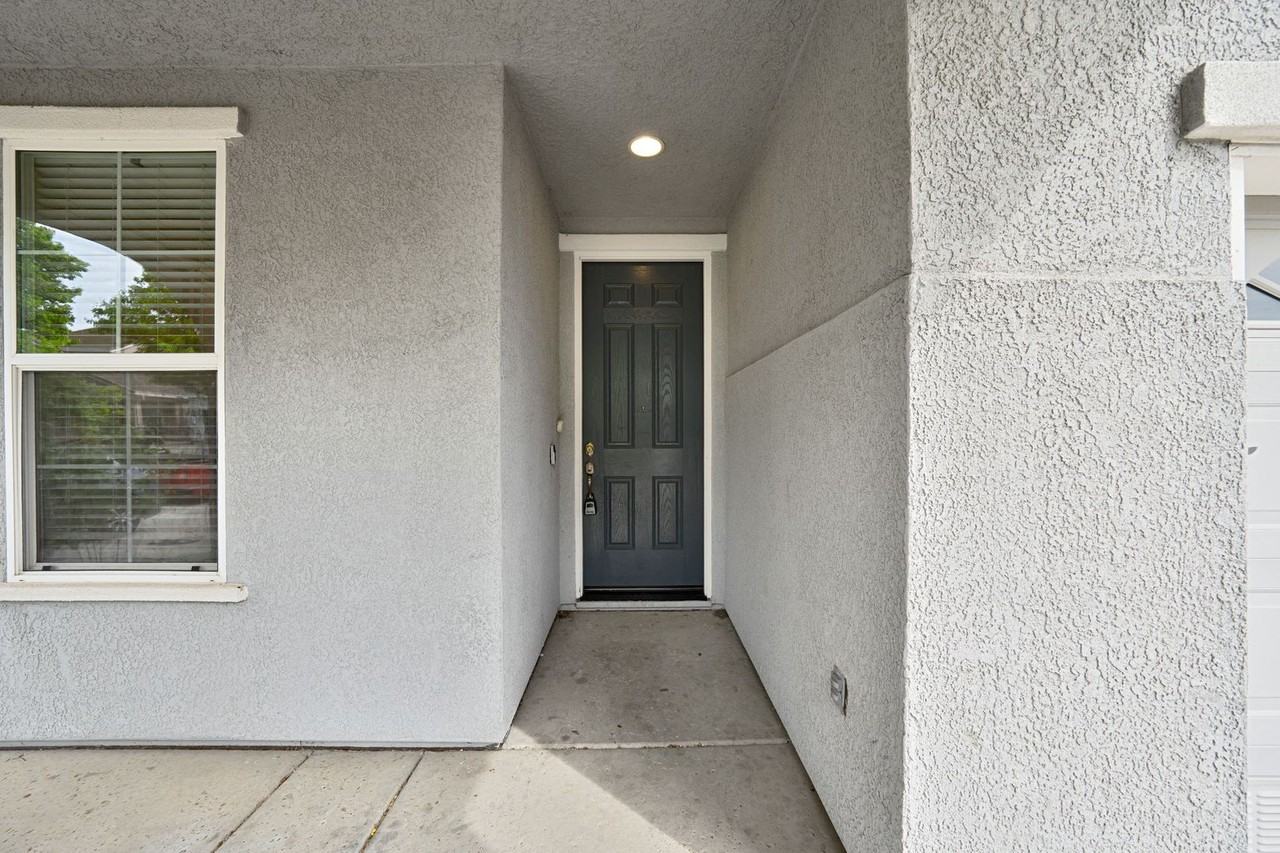 2815 Tourbrook Way - Photo 3 of 44