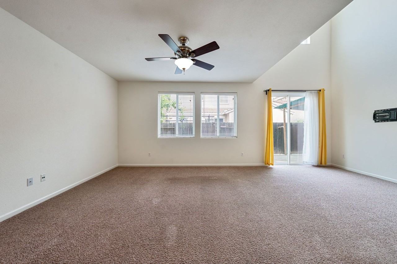 2815 Tourbrook Way - Photo 4 of 44