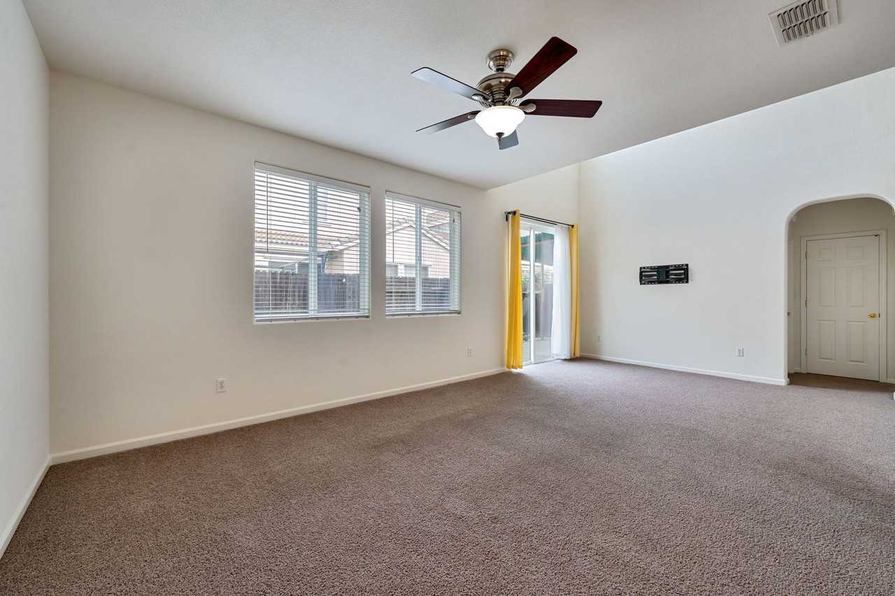 2815 Tourbrook Way - Photo 5 of 44