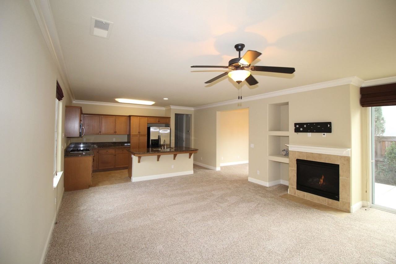 3856 Heritage Ave - Photo 4 of 18