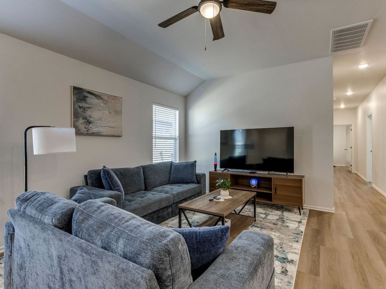 11606 Mackenzie Way - Photo 4 of 32