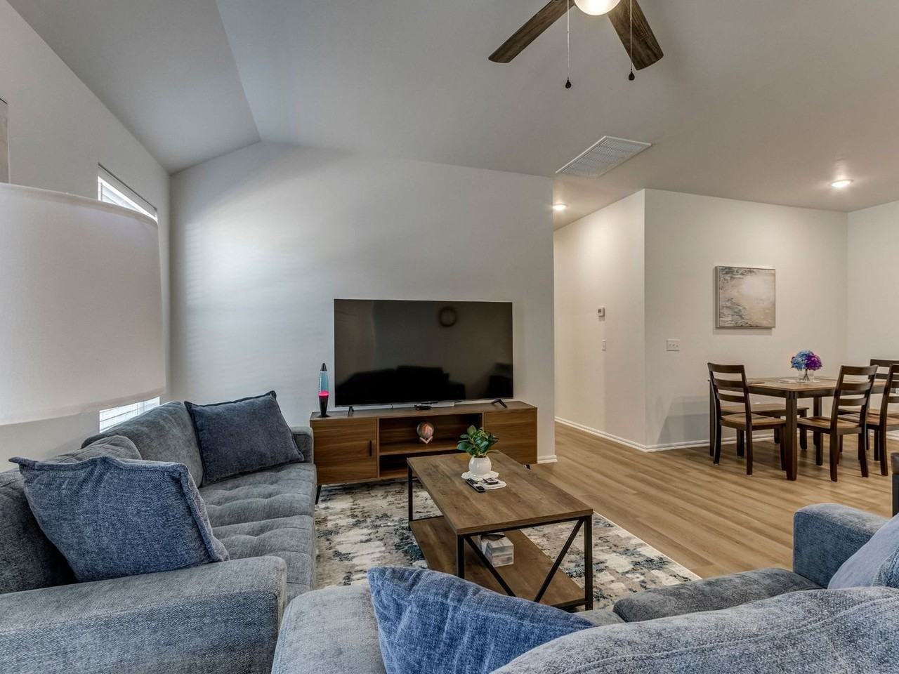 11606 Mackenzie Way - Photo 5 of 32